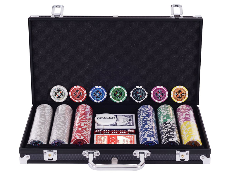 ポーカー用チップ・トランプセットのレンタル業者をお探しなら東京イベント会社へ!